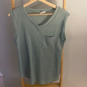 Short sleeve shirt with pocket